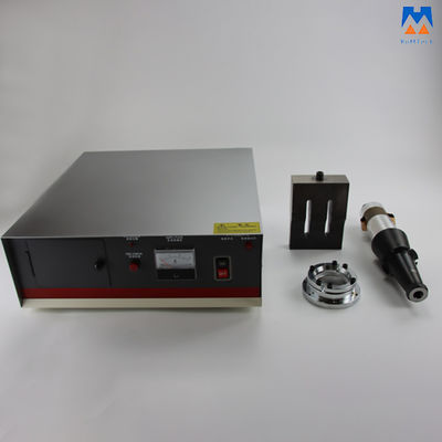 Machine de la soudure 2.6KW ultrasonore avec le transducteur et le klaxon de générateur