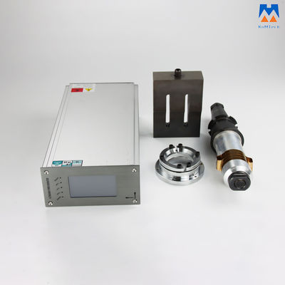 Machine de soudure de masque protecteur N95 avec la bride ultrasonique de klaxon de transducteur de générateur