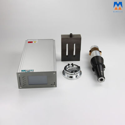 Machine de soudure de masque protecteur N95 avec la bride ultrasonique de klaxon de transducteur de générateur